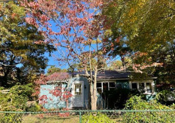12th Ave, Halifax, MA 02338