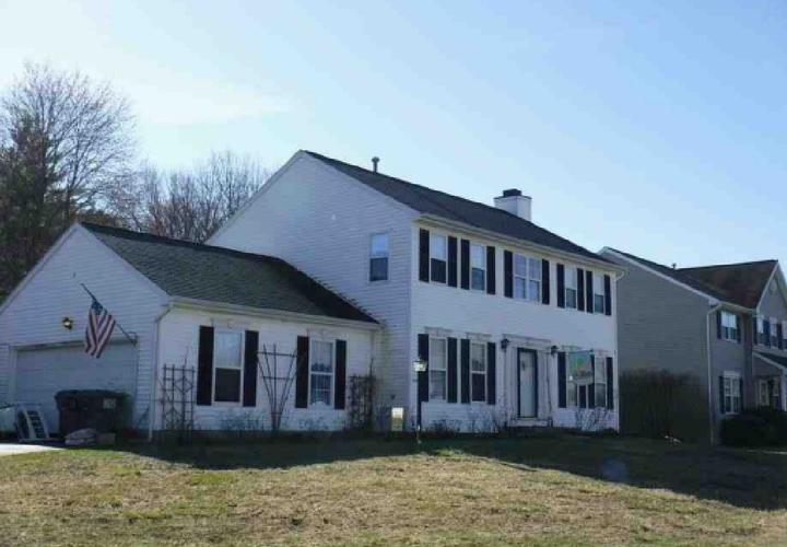 Adams Cir, Ballston Spa, NY 12020