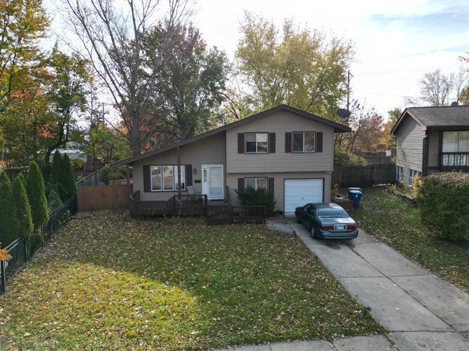 Ashwood Ln, Aurora, IL 60506