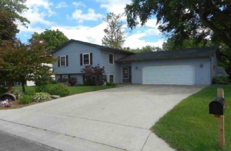 E Butler St, Litchfield, MN 55355