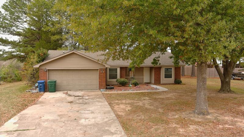 Eve Ln, Conway, AR 72034