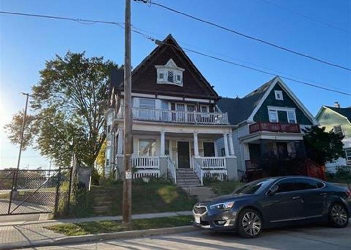 N 15th St, Milwaukee, WI 53206
