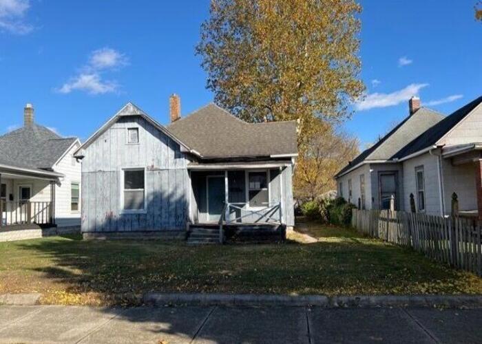 S 10th St, Terre Haute, IN 47802