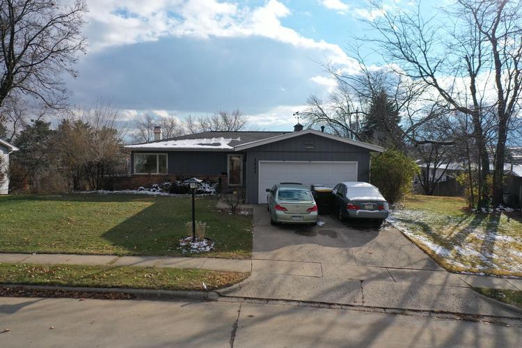 Edingale Dr, Iowa City, IA 52246