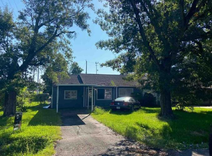 S 11th St, La Porte, TX 77571