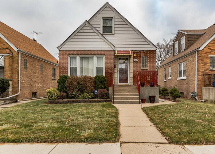 Granville Ave, Bellwood, IL 60104