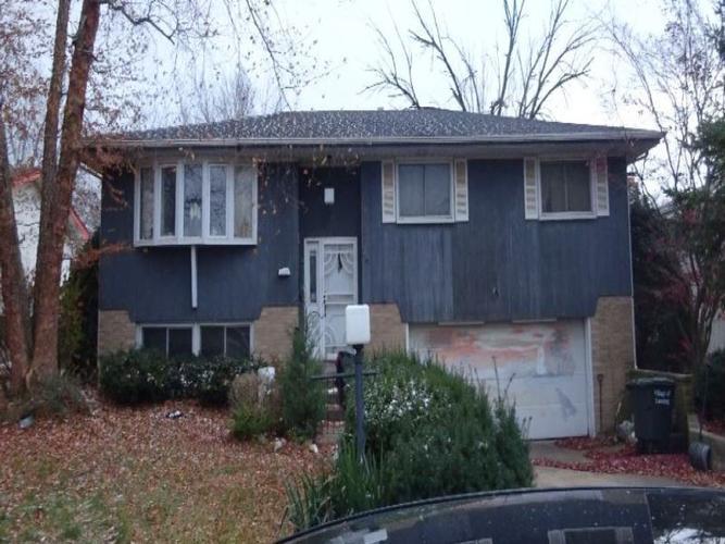 N Manor Dr, Lansing, IL 60438