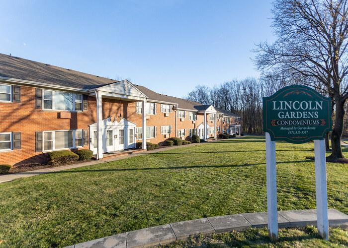 Lincoln Gdns, Lake Hiawatha, NJ 07034