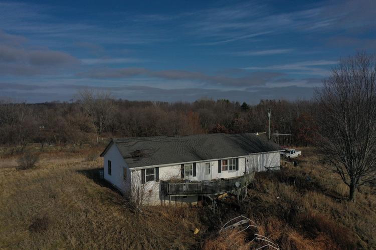 Hilton Ave, Waverly, IA 50677
