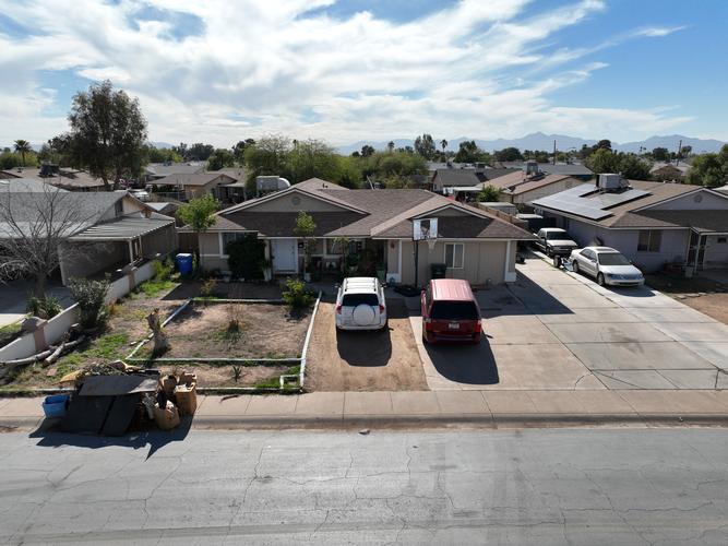 W Earll Dr, Phoenix, AZ 85033
