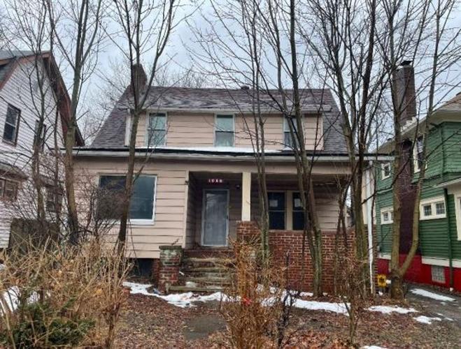 Quilliams Rd, Cleveland Heights, OH 44121