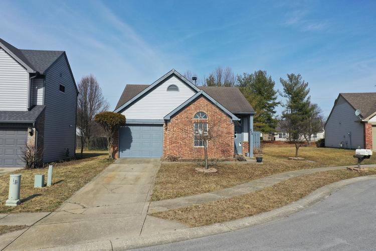 Lake Point Cir, Greenwood, IN 46142
