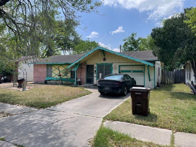 S 22nd St, Kingsville, TX 78363