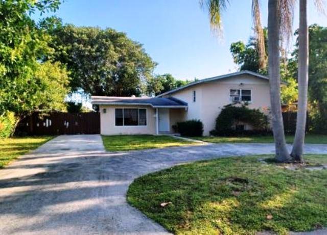 Ne 200th St, Miami, FL 33179