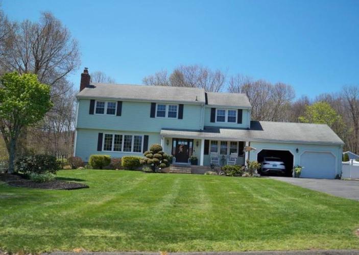 Ox Yoke Dr, Berlin, CT 06037