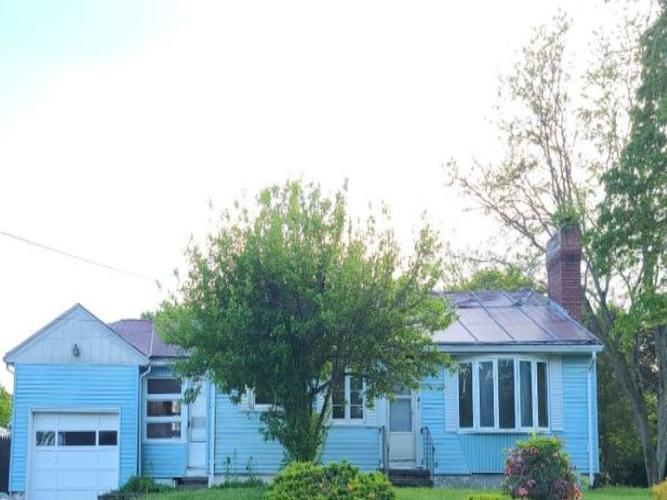 Westwood Pkwy, Southbridge, MA 01550