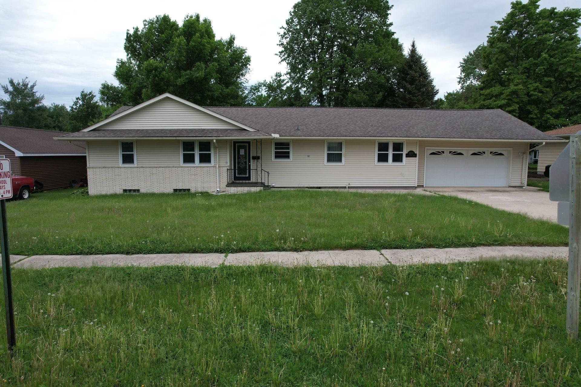 E 6th St, Sheldon, IA 51201