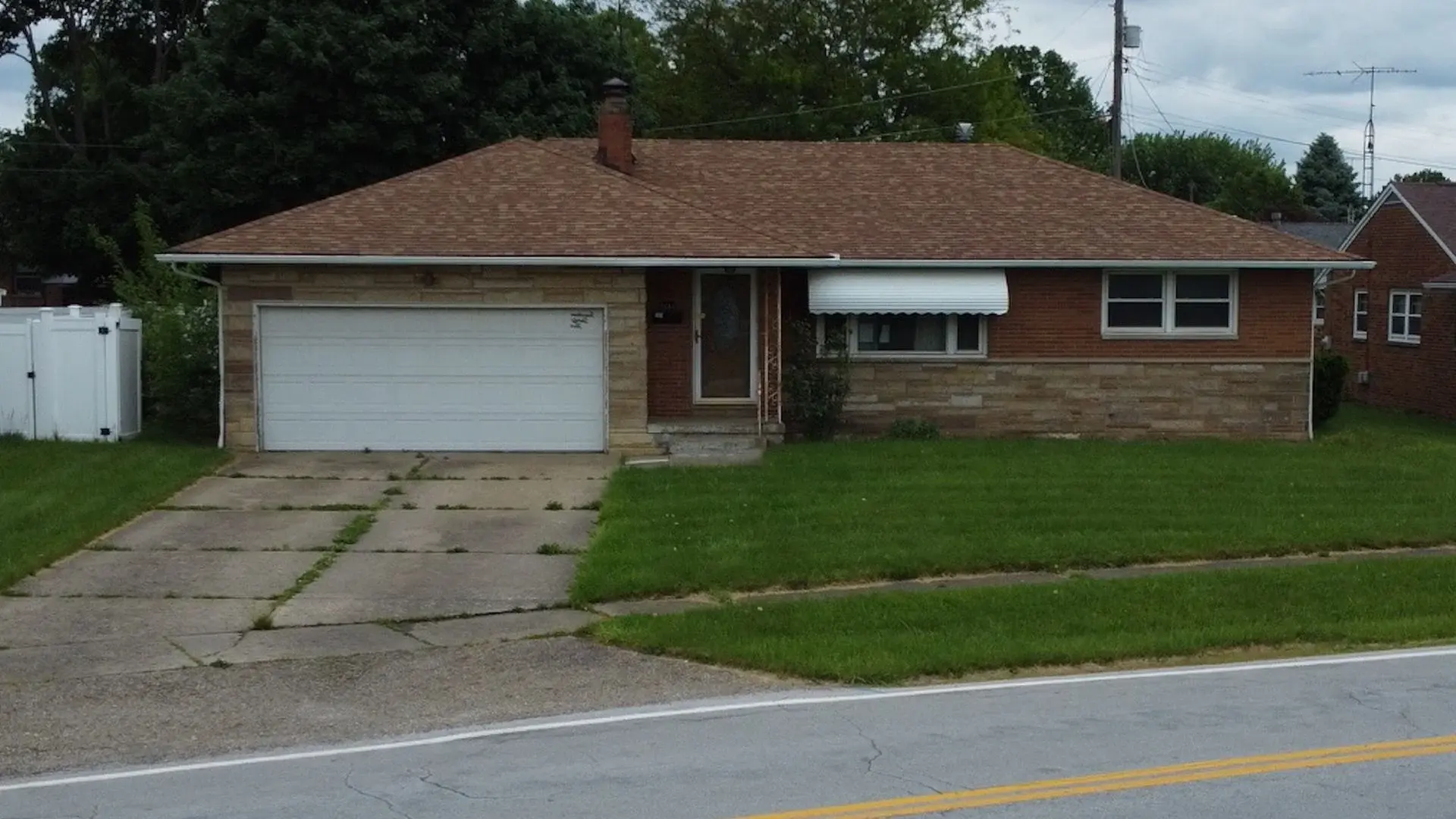 Viola Pkwy Nw, Canton, OH 44708