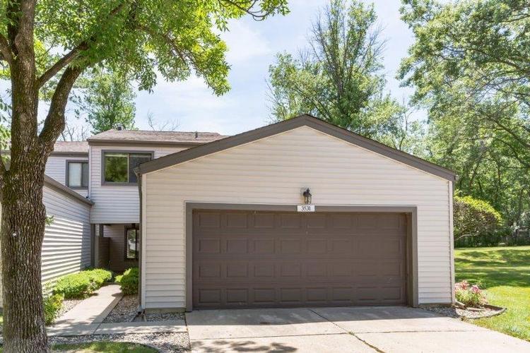 Golfview Dr, Hazel Crest, IL 60429