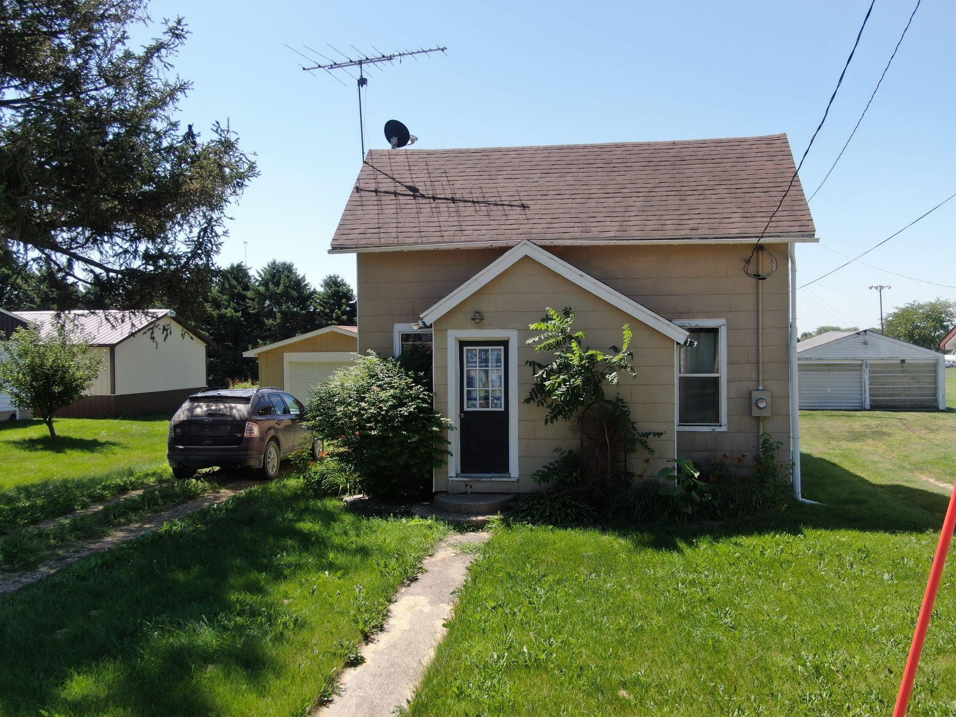 W 4th St, Wellsburg, IA 50680