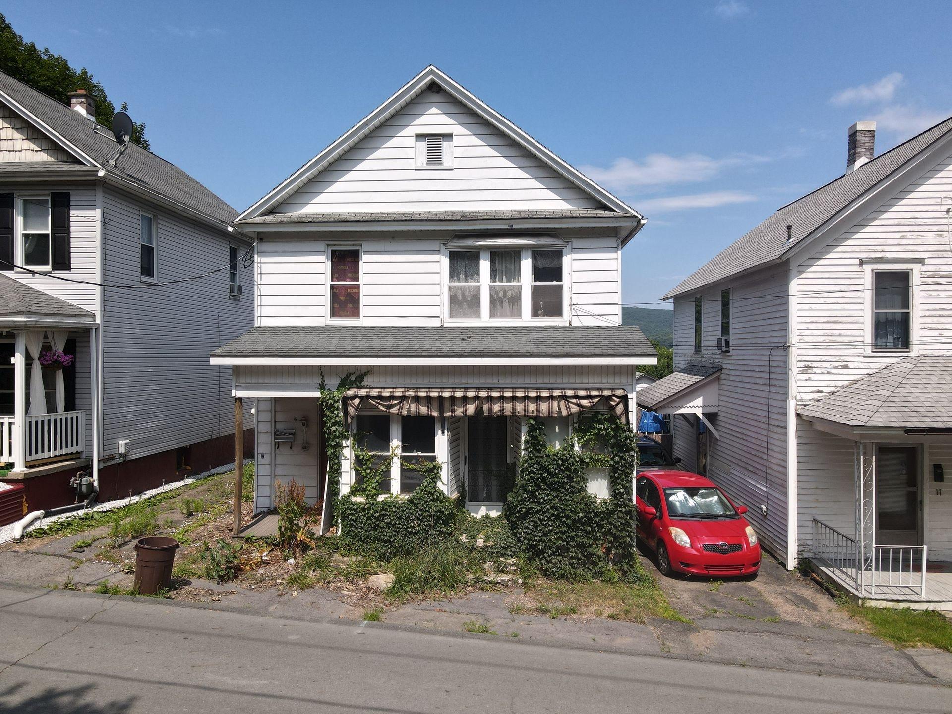 Grove St, Carbondale, PA 18407