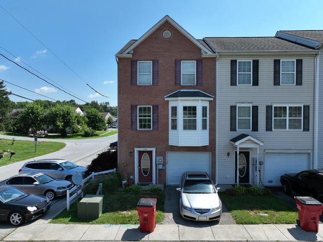 Lance St, Ranson, WV 25438