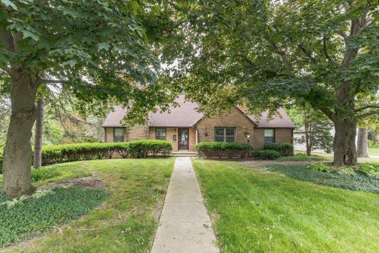 S Victory St, Waukegan, IL 60085