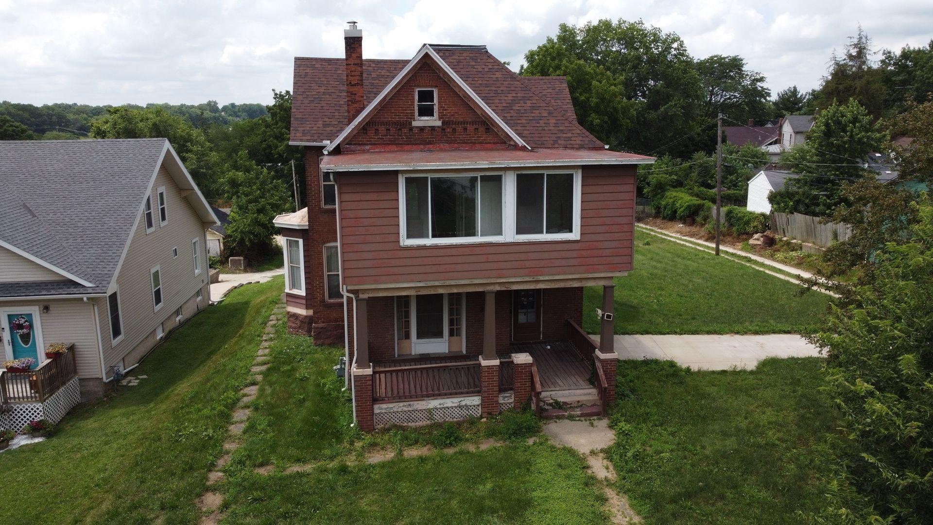 N Central Ave, Burlington, IA 52601