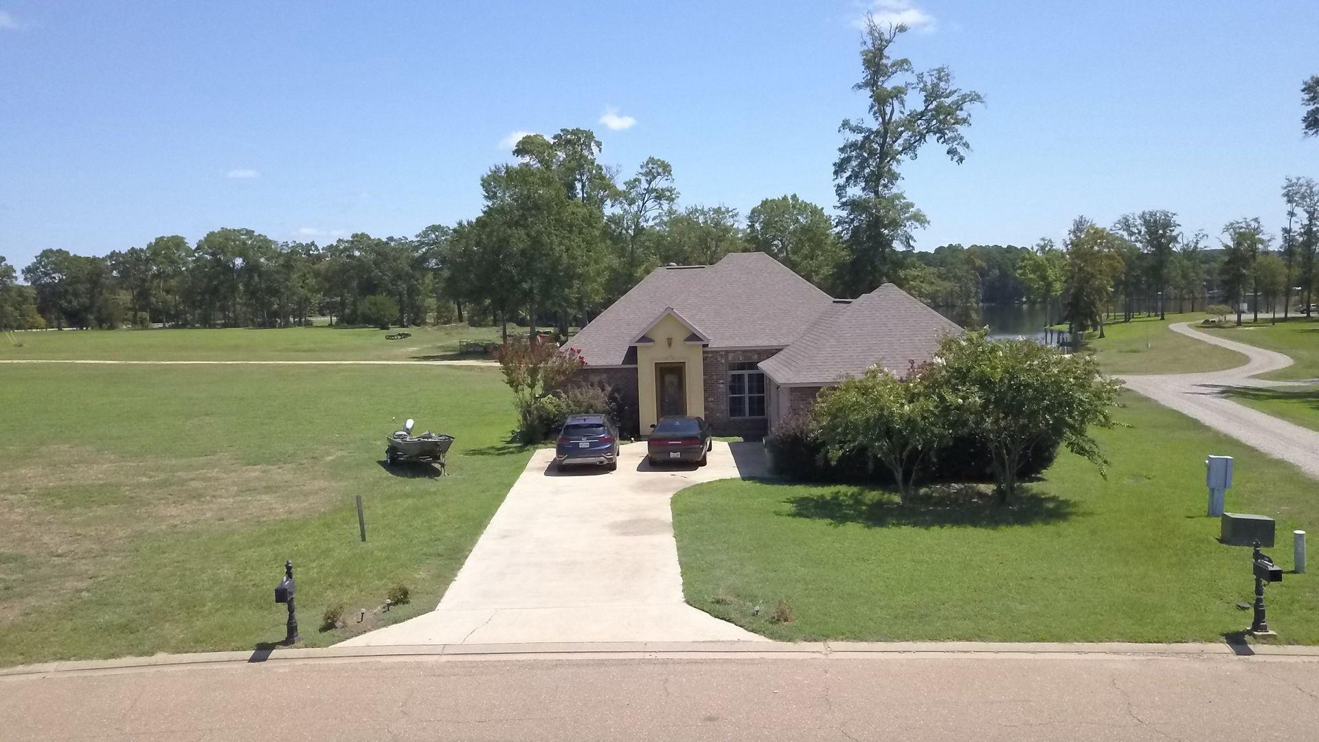Dozier Creek Cir, Farmerville, LA 71241