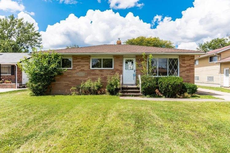 Sweet Birch Dr, Bedford Hts, OH 44146