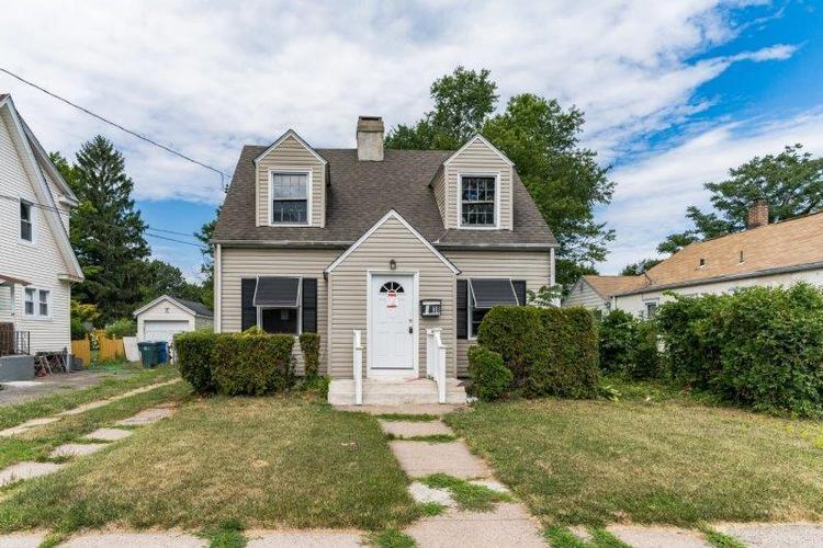 Elmer Ave, Hamden, CT 06514