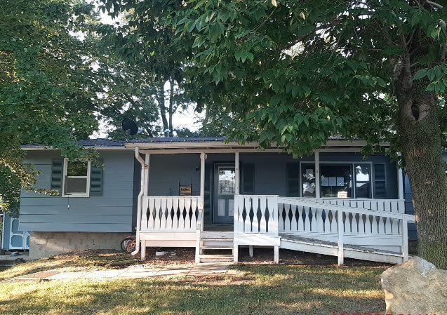 Bush St, Savannah, MO 64485