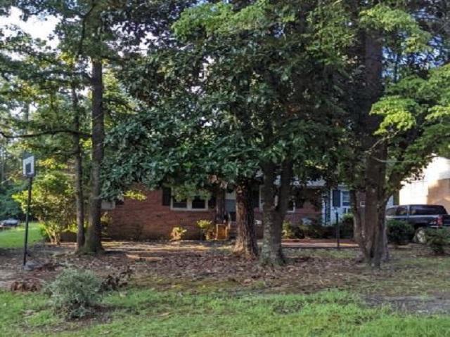 E King Henry Dr, Florence, SC 29506