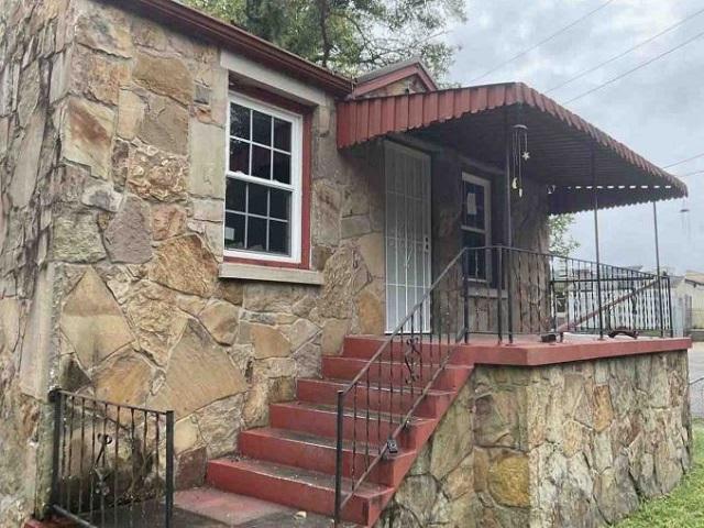 8th St, Midfield, AL 35228