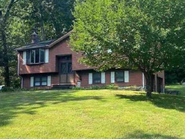 Fleetwood Dr, Plainville, CT 06062