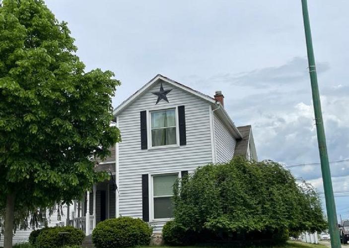S Blackhoof St, Wapakoneta, OH 45895