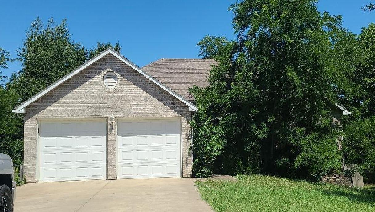 Fountain Hills Dr, Warrensburg, MO 64093