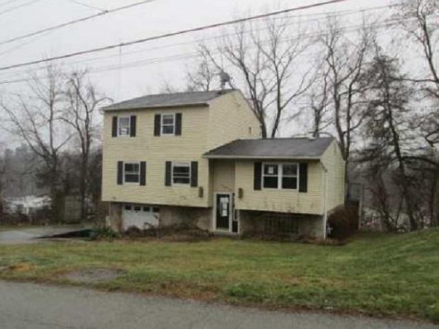 Shackelford Dr, Monroeville, PA 15146