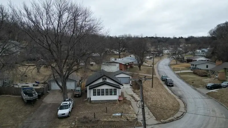 Marian Ave, Council Bluffs, IA 51503