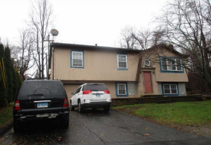 Phipps Dr, West Haven, CT 06516
