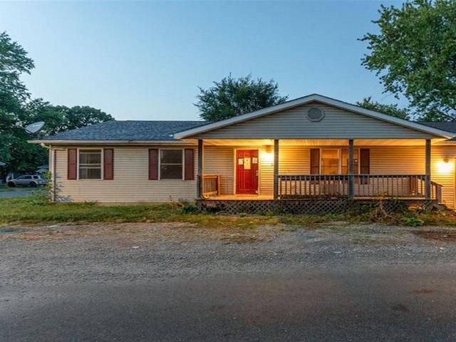 Hemphill St, Carlinville, IL 62626