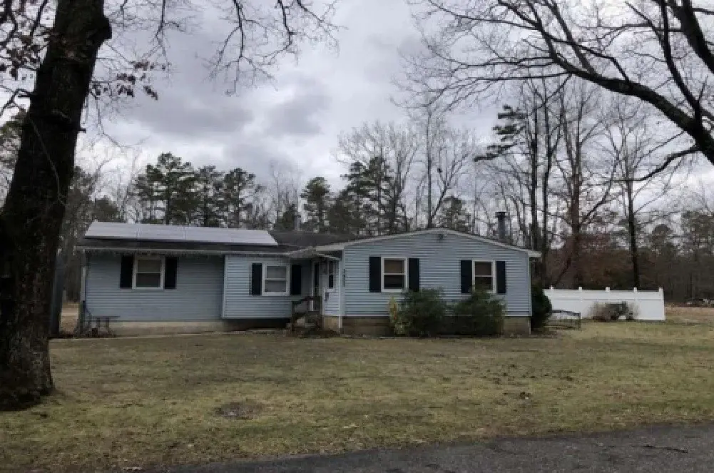 Birch St, Williamstown, NJ 08094