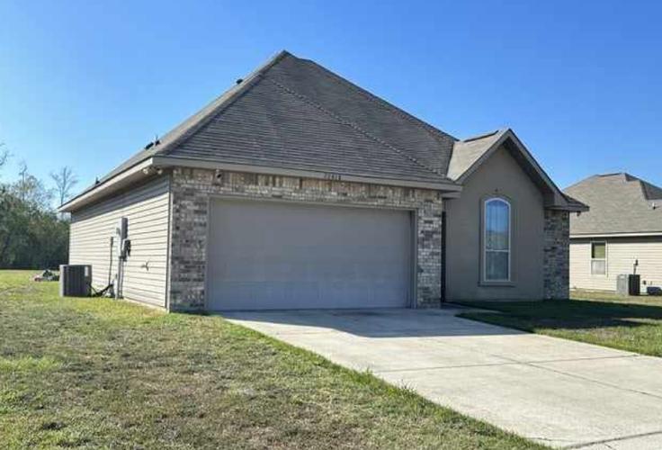 Palmwood Ct, Denham Springs, LA 70726