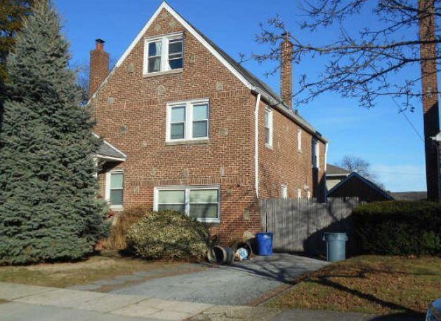 Alexander Pl, Oceanside, NY 11572