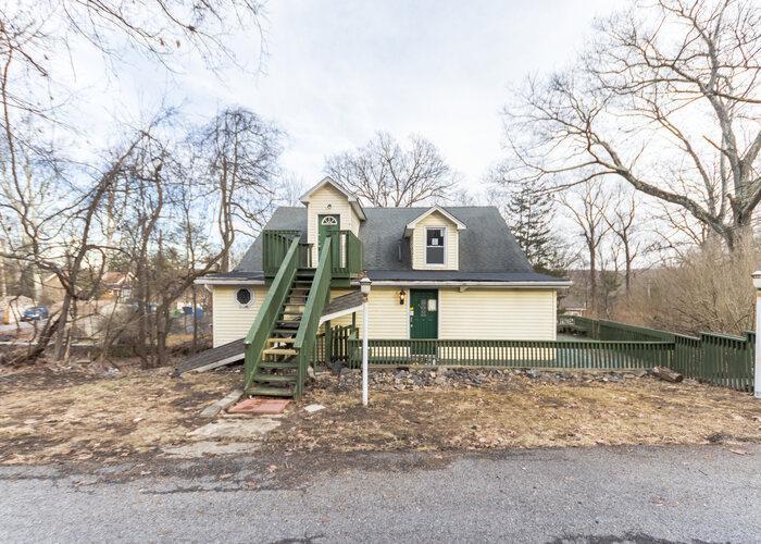 Dogwood Ln, Monroe, NY 10950