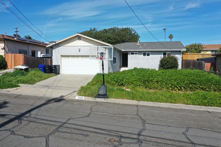 Minerva Dr, San Diego, CA 92114