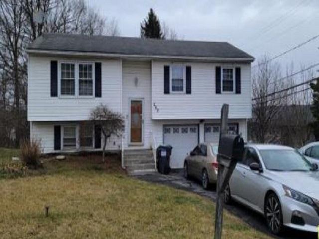 Everett Pl, Maybrook, NY 12543
