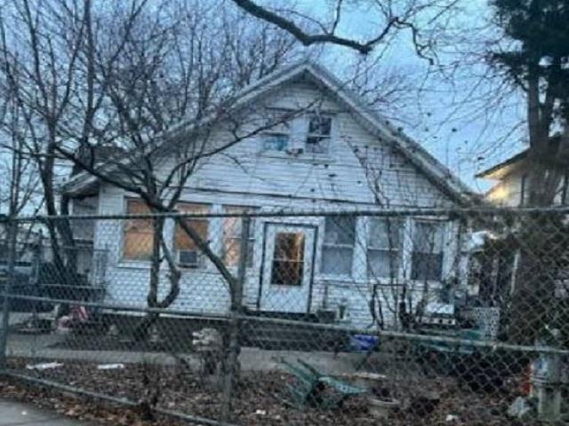 Grassmere Ter, Far Rockaway, NY 11691