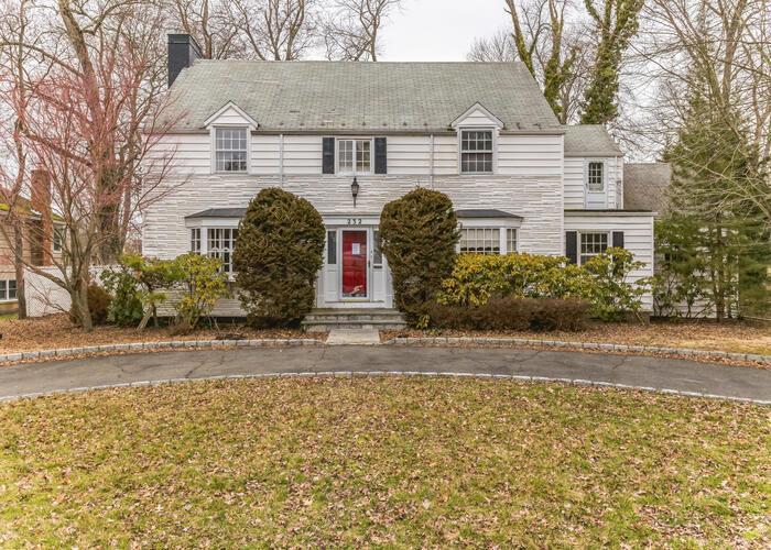 Oxford Rd, New Rochelle, NY 10804