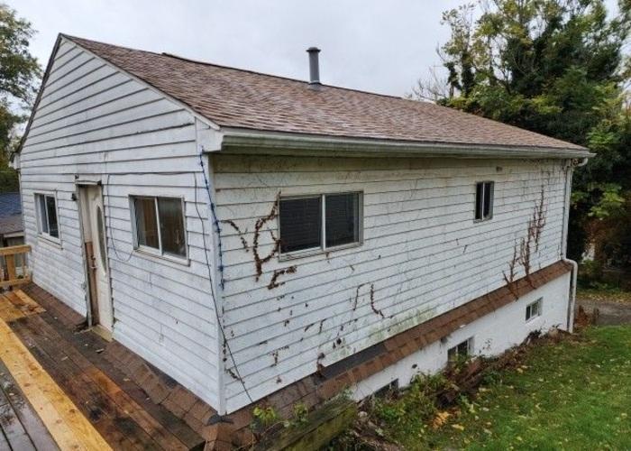 Woodmont Ave, New Kensington, PA 15068